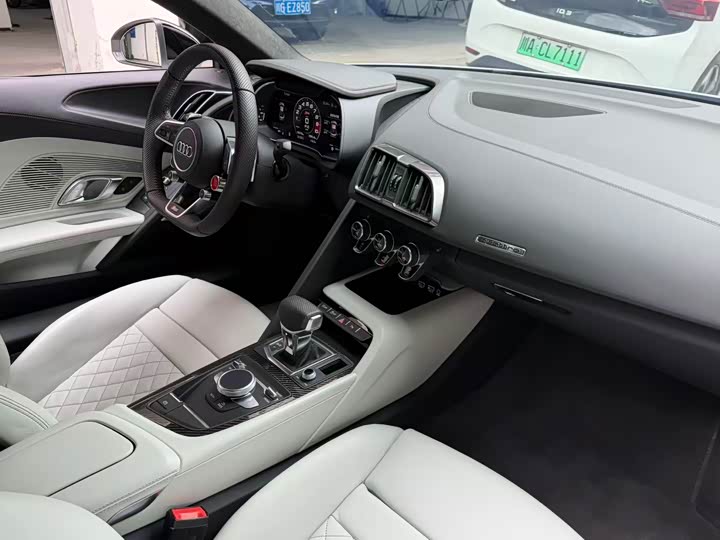 Фото 7 - Audi R8