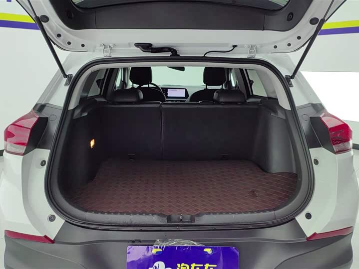 Фото 4 - Chevrolet Tracker