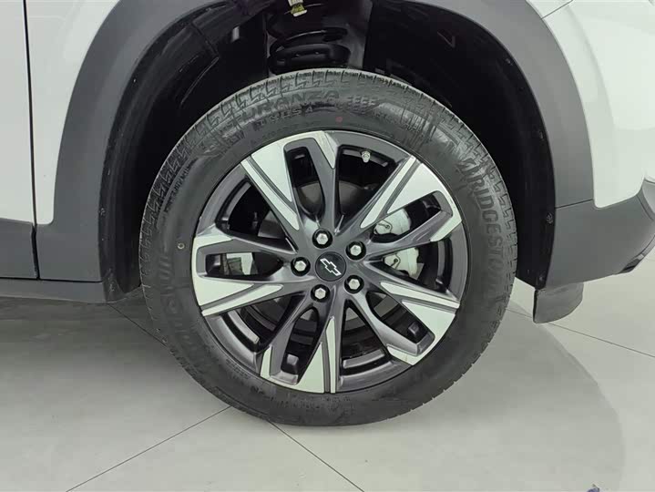 Фото 6 - Chevrolet Tracker