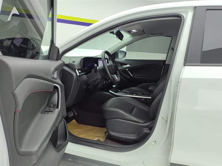 Фото 9 - Chevrolet Tracker