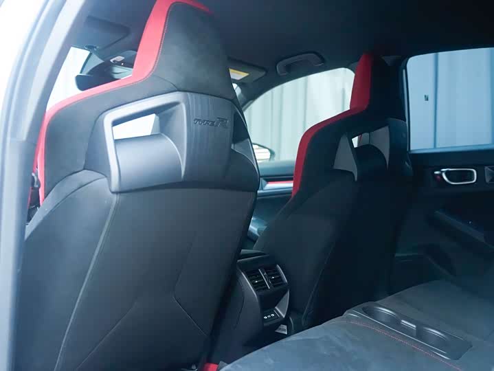 Фото 8 - Honda Civic