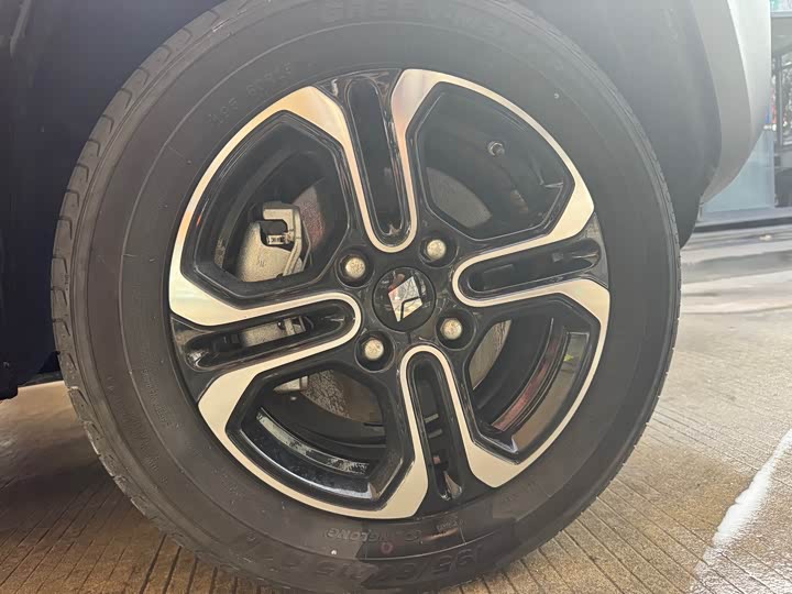 Photo 5 - Baojun Yep