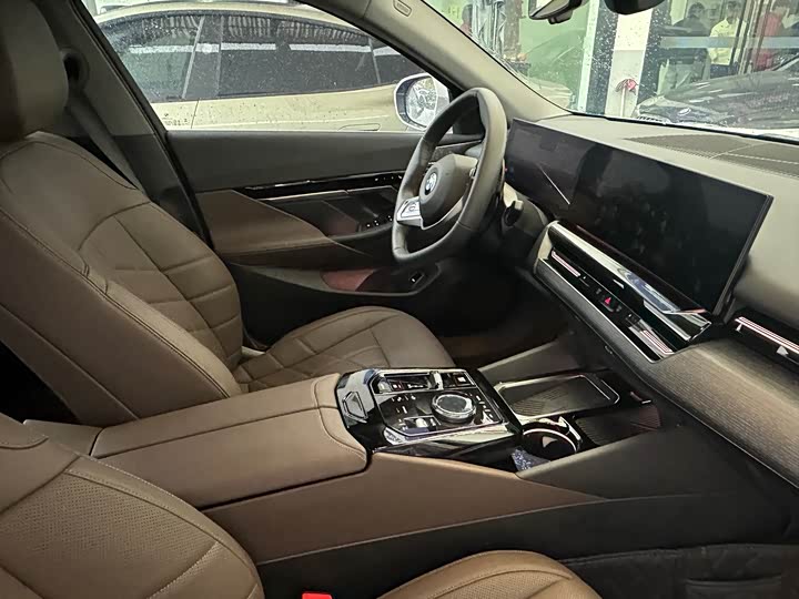 Фото 4 - BMW 5 Series