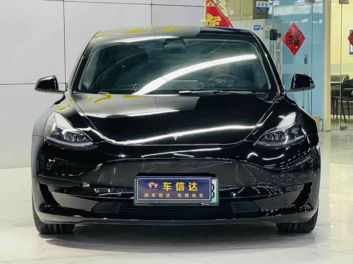 Фото 1 - Tesla Model 3