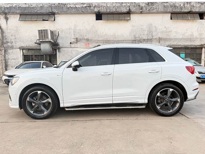 Фото 7 - Audi Q3