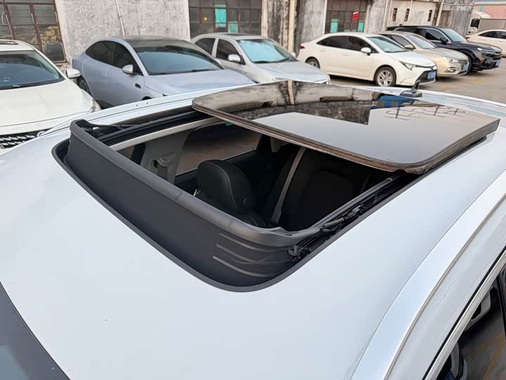 Фото 8 - Audi Q3