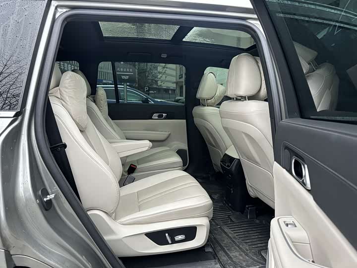 Фото 8 - LiXiang One