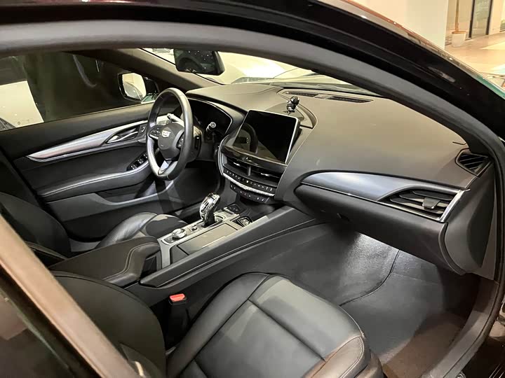 Фото 8 - Cadillac CT5