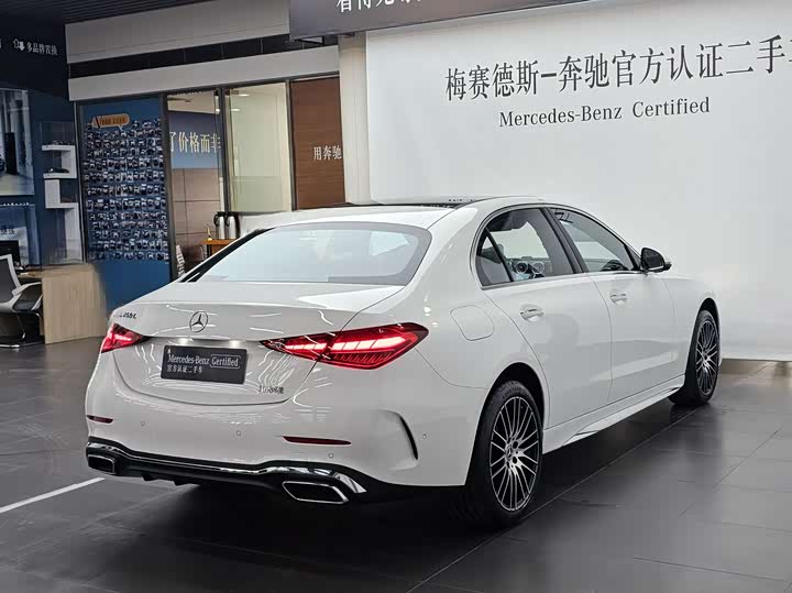 Фото 4 - Mercedes-Benz C-Class