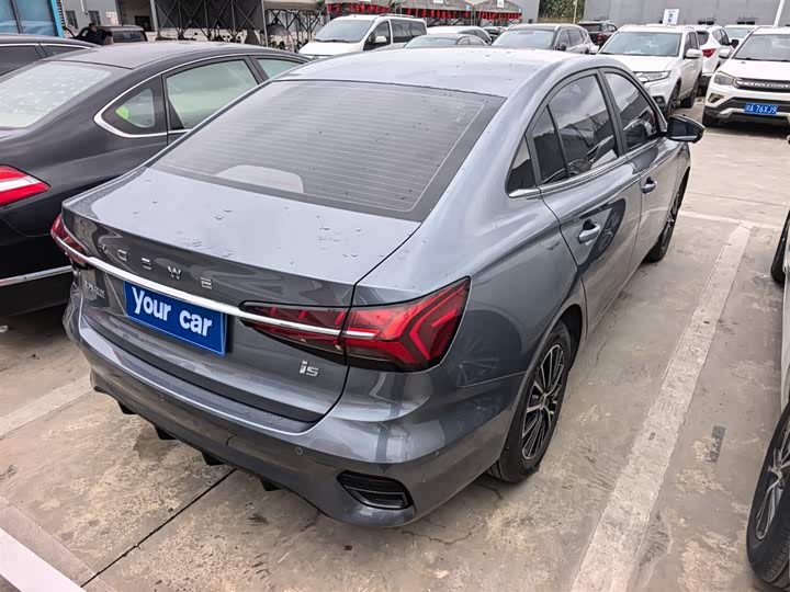Фото 5 - Roewe i5