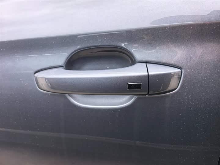 Фото 6 - Roewe i5