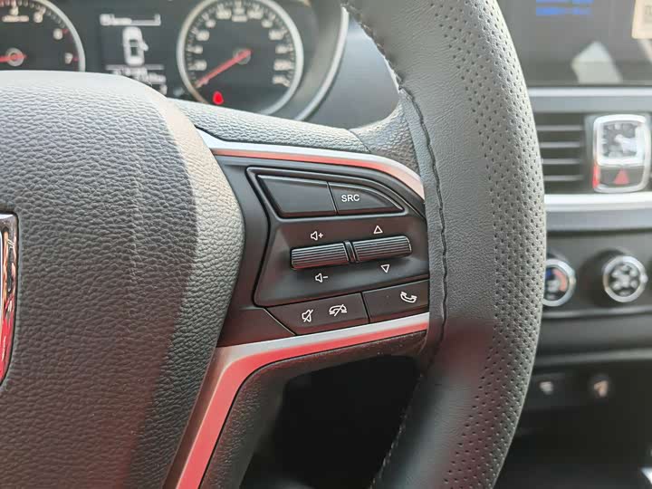 Фото 7 - Baojun 730