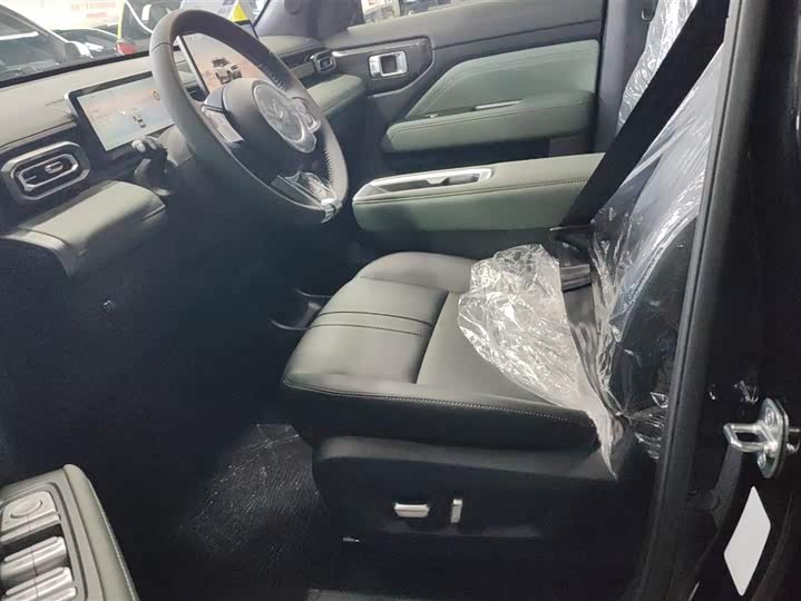 Photo 9 - Baojun Yep Plus