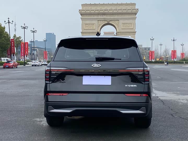 Фото 7 - Ford Edge