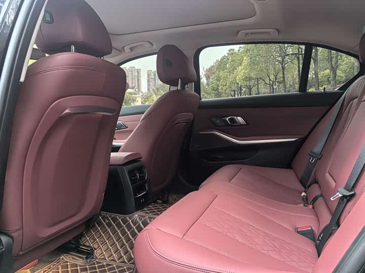 Photo 8 - BMW 3 Series