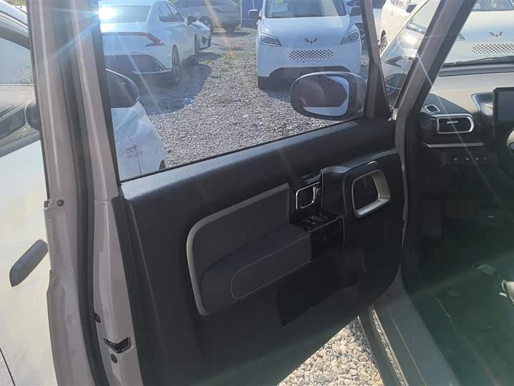 Photo 7 - Baojun KiWi EV