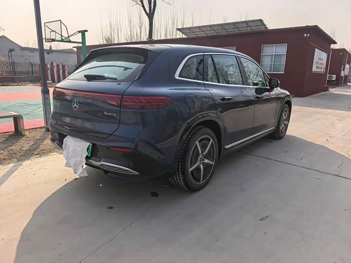 Photo 4 - Mercedes-Benz EQS SUV