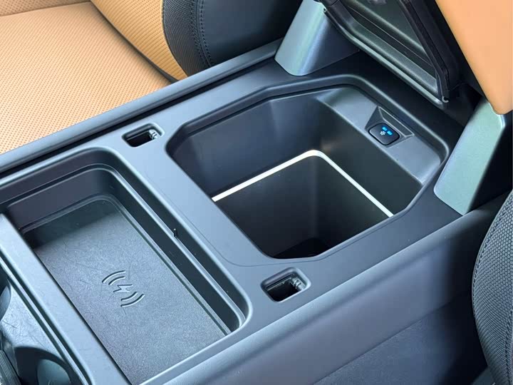 Фото 8 - Land Rover Defender