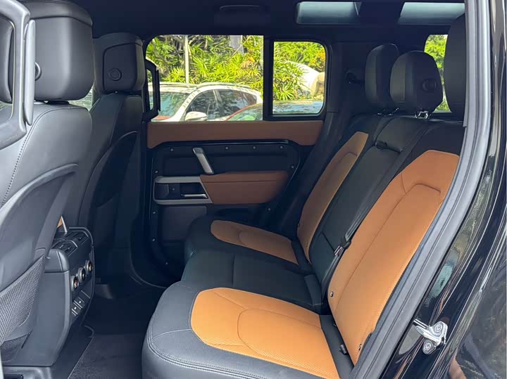 Фото 9 - Land Rover Defender