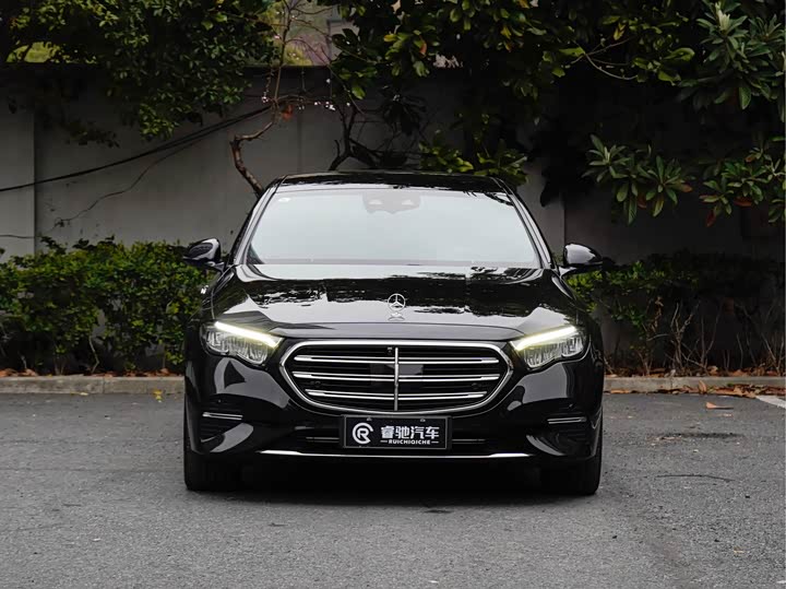 Photo 2 - Mercedes-Benz E-Class Hybrid