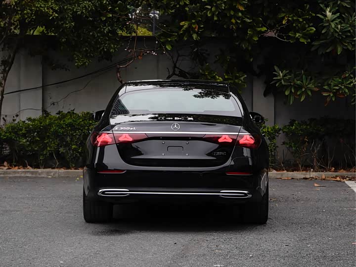 Photo 5 - Mercedes-Benz E-Class Hybrid