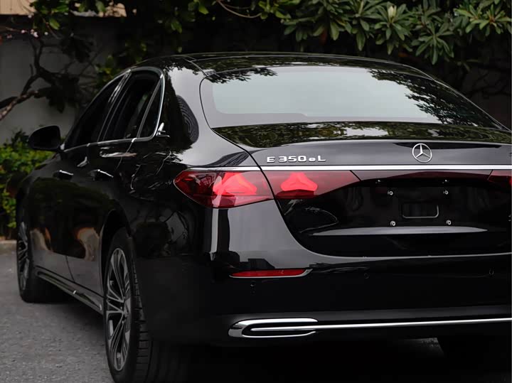 Photo 6 - Mercedes-Benz E-Class Hybrid