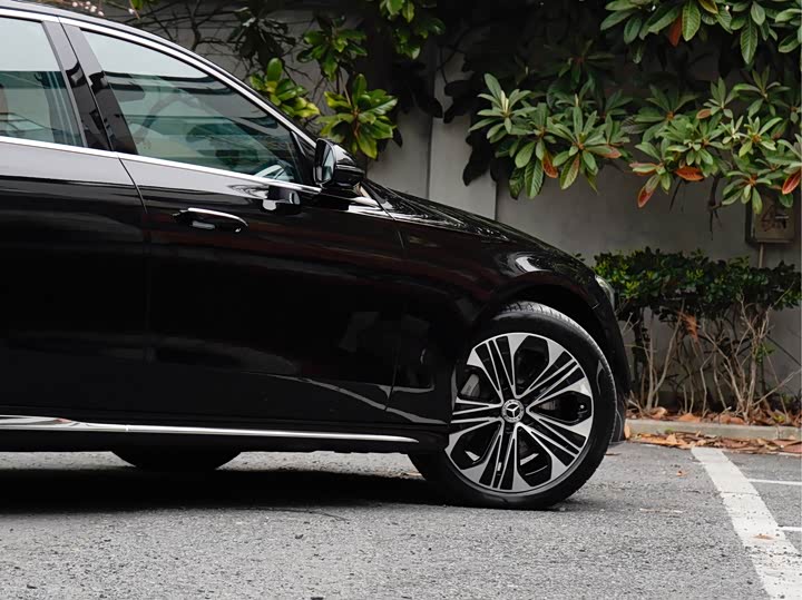 Photo 7 - Mercedes-Benz E-Class Hybrid