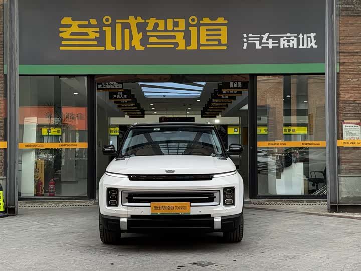 Фото 2 - Geely Icon