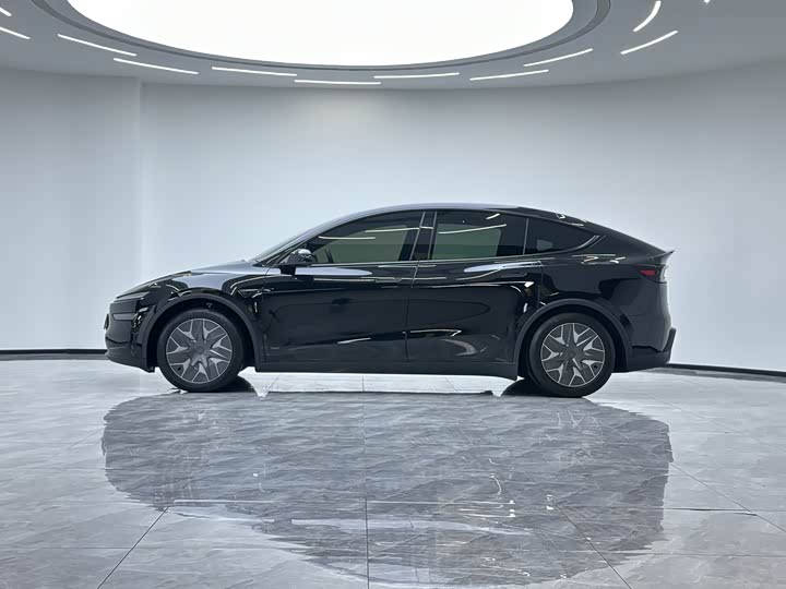 Фото 3 - Tesla Model Y