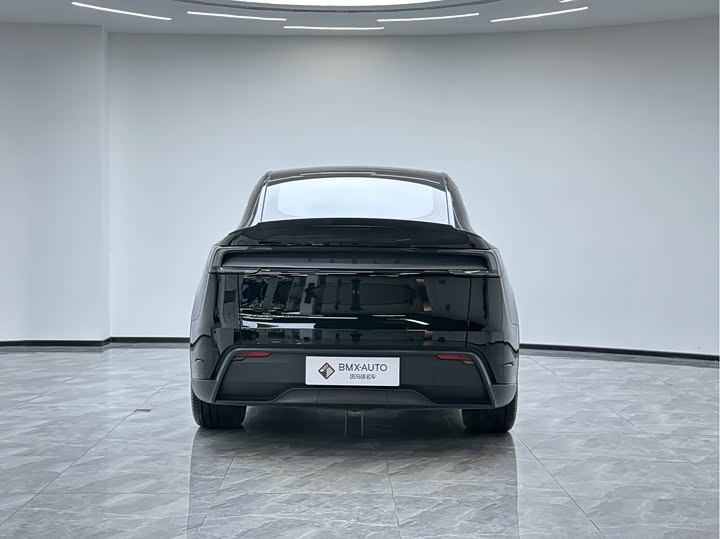 Фото 8 - Tesla Model Y