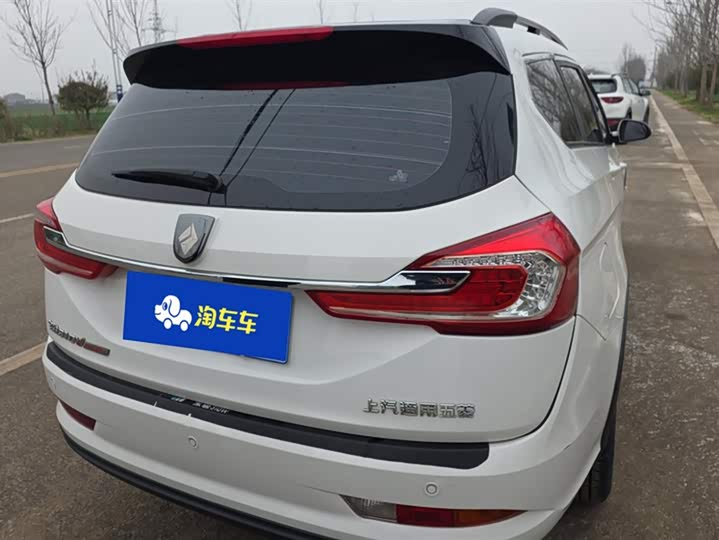 Photo 3 - Baojun 310W