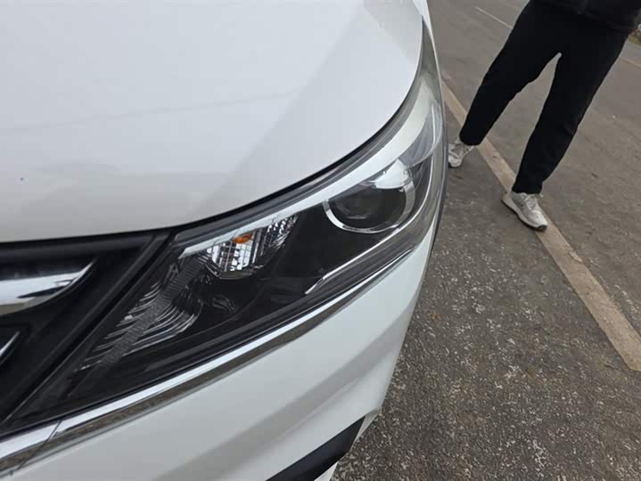 Photo 5 - Baojun 310W