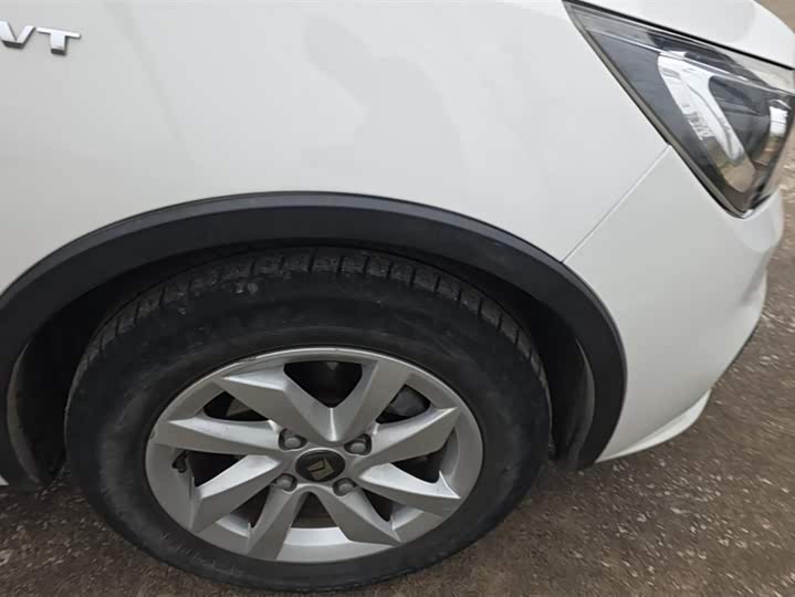 Photo 6 - Baojun 310W