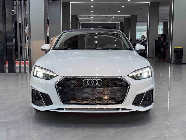 Фото 2 - Audi A5