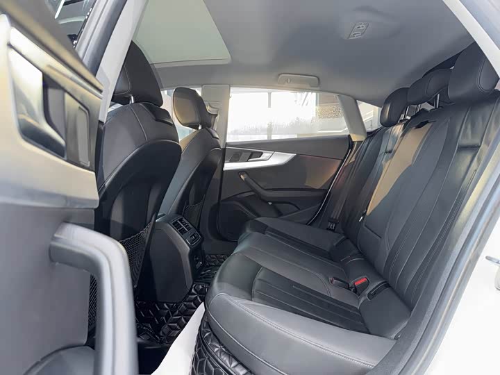 Фото 5 - Audi A5