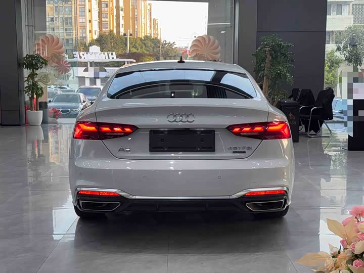 Фото 8 - Audi A5