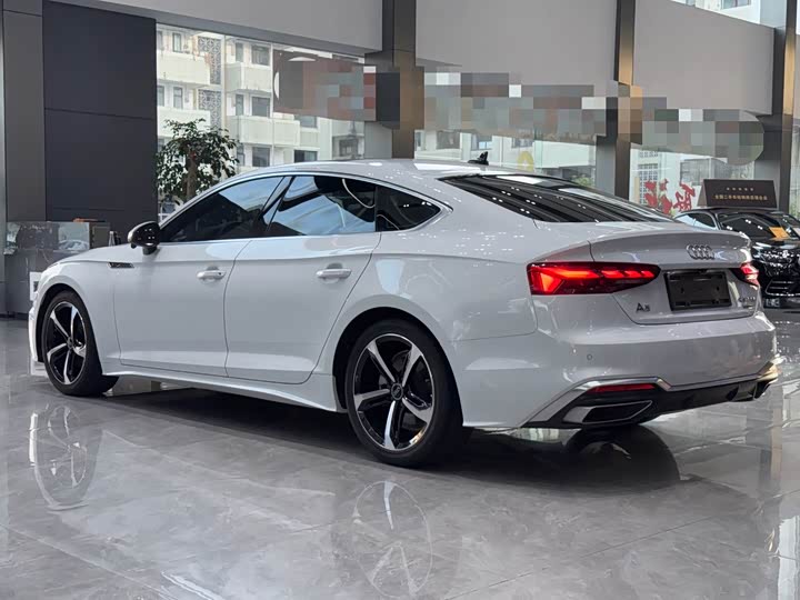 Фото 9 - Audi A5