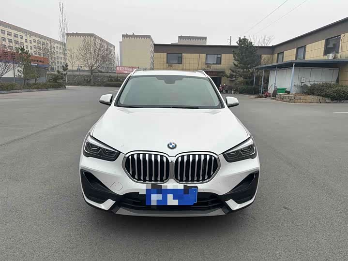 Фото 2 - BMW X1