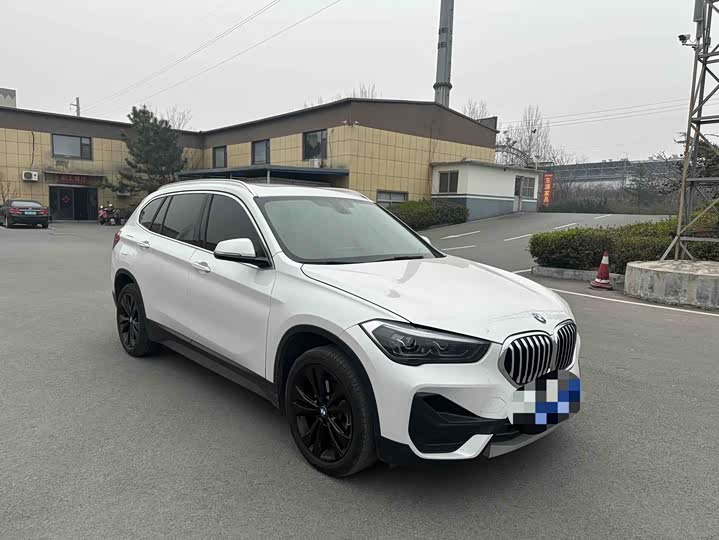 Фото 3 - BMW X1
