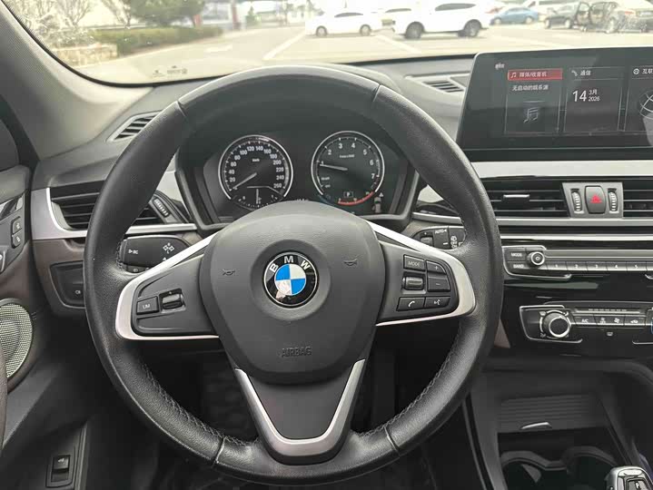 Фото 9 - BMW X1