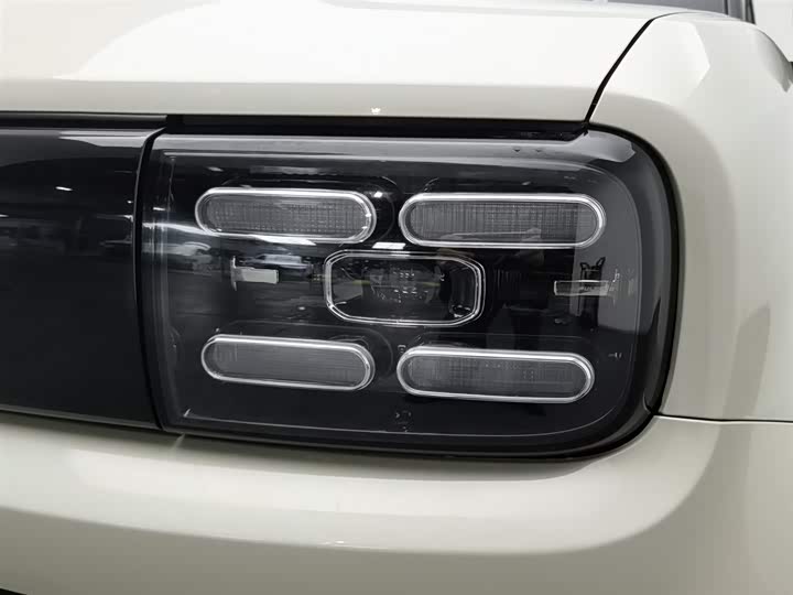 Фото 7 - Baojun Yep Plus