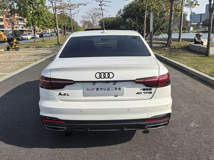 Фото 6 - Audi A4L