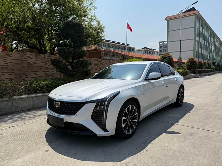 Фото 1 - Cadillac CT5