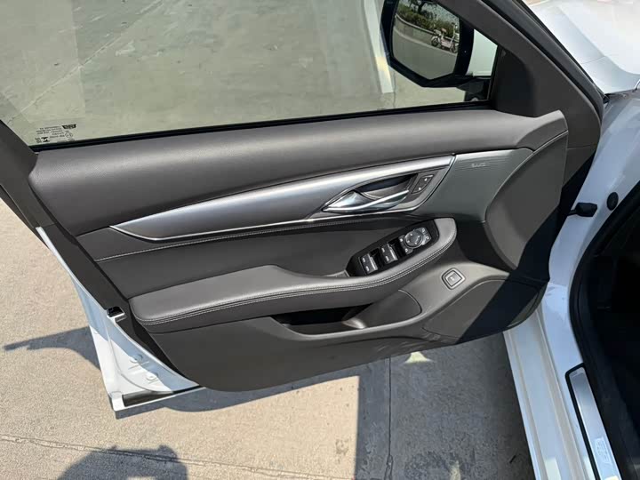 Фото 9 - Cadillac CT5