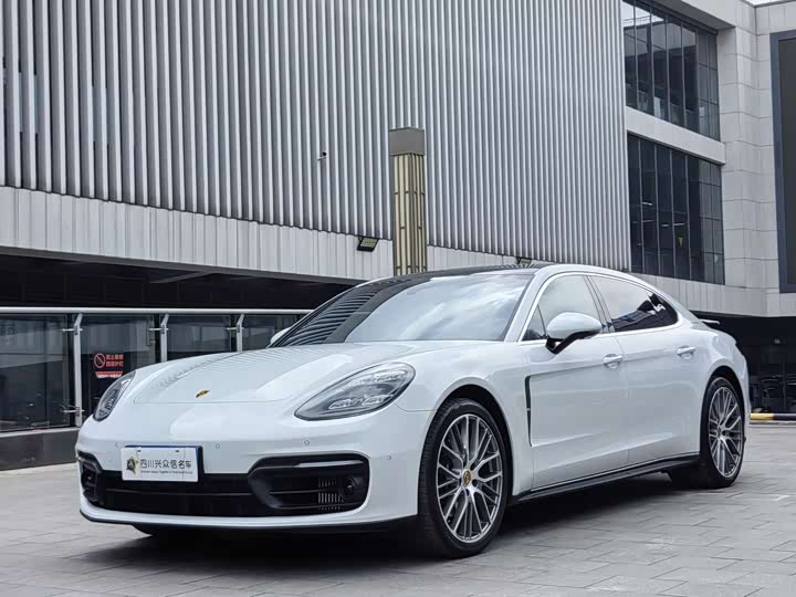 Фото 2 - Porsche Panamera