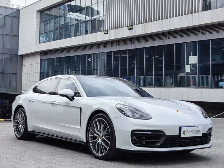 Фото 4 - Porsche Panamera