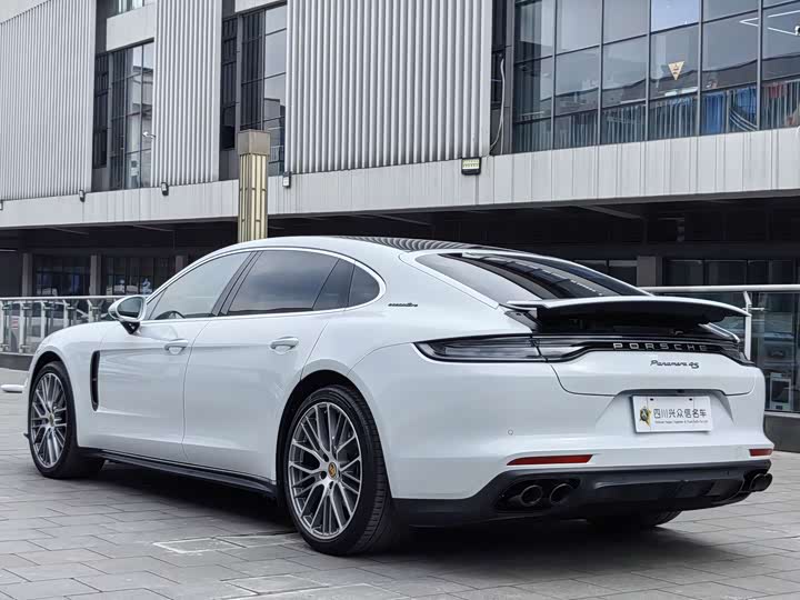Фото 5 - Porsche Panamera