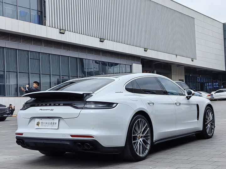 Фото 7 - Porsche Panamera