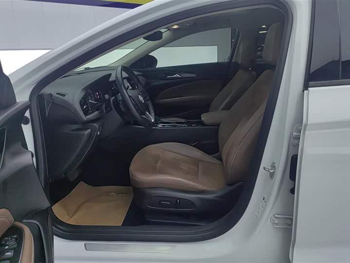 Фото 9 - Buick Regal