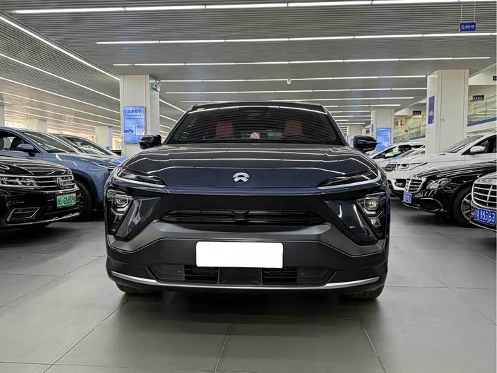 Фото 2 - Nio EC6